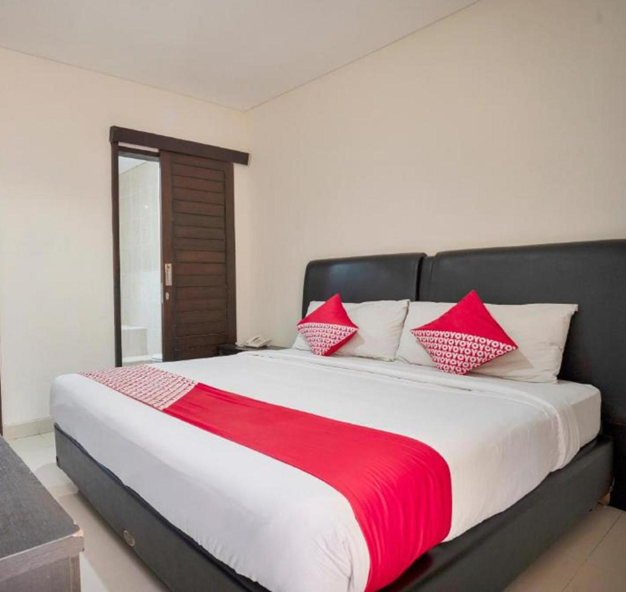 Oyo 482 Anika Hotel 2*